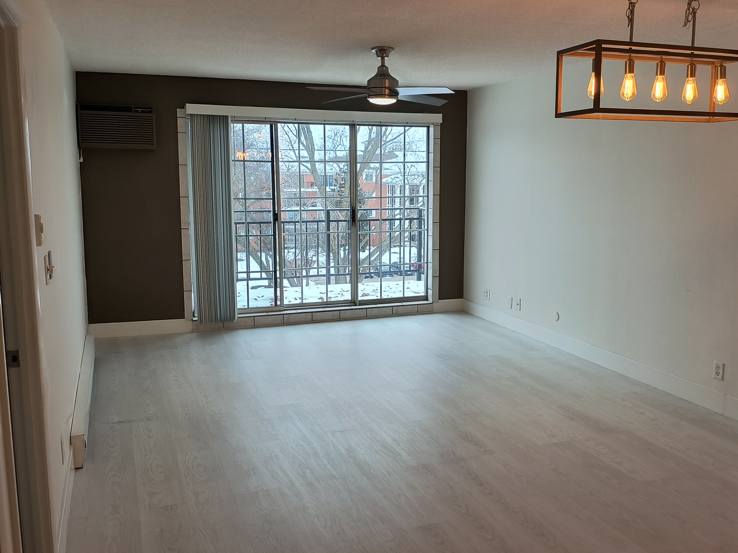 Homes for sale in Aurora, IL | 1060 N Farnsworth Ave #1402, Aurora, IL 60505 | MLS# 12700104