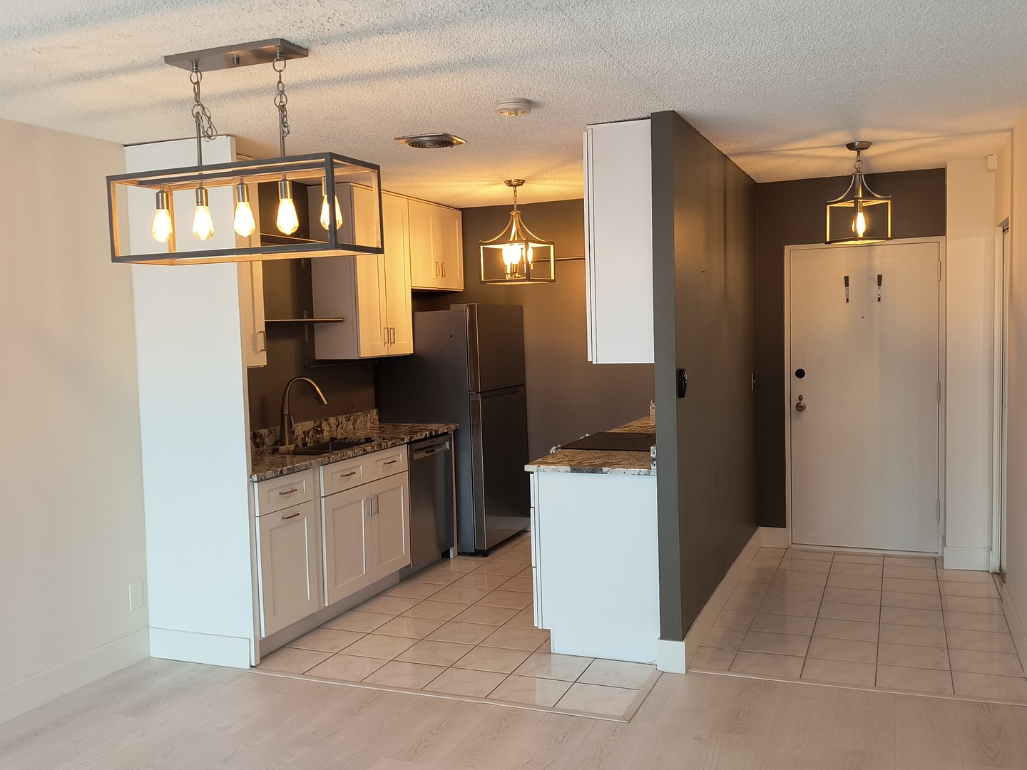 Homes for sale in Aurora, IL | 1060 N Farnsworth Ave #1402, Aurora, IL 60505 | MLS# 12700104