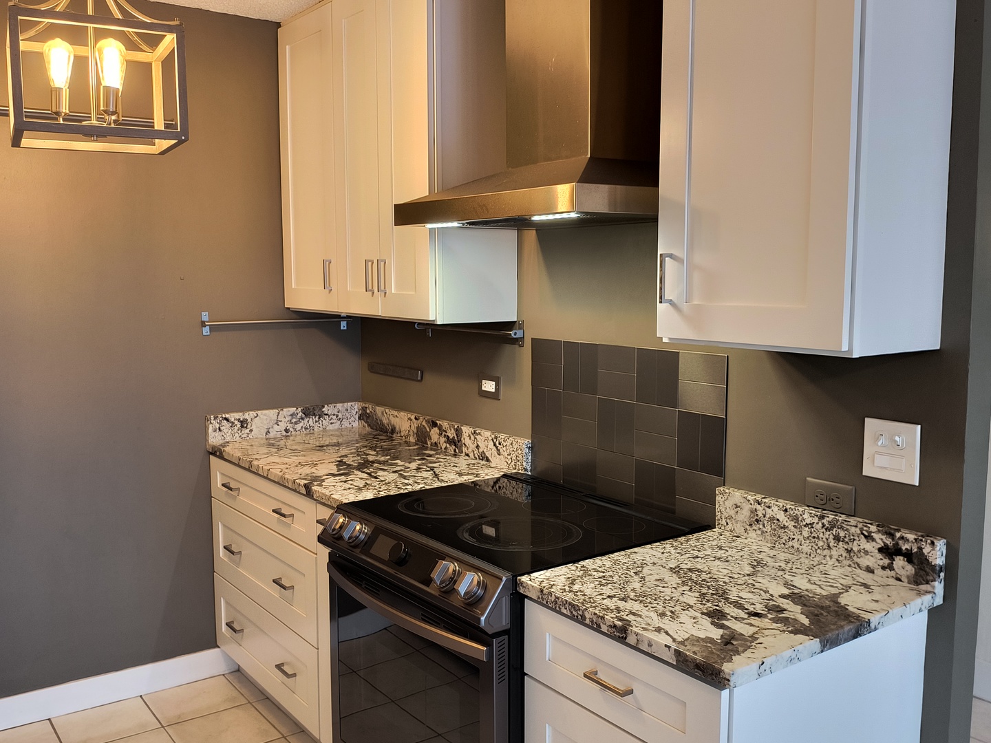 Homes for sale in Aurora, IL | 1060 N Farnsworth Ave #1402, Aurora, IL 60505 | MLS# 12700104