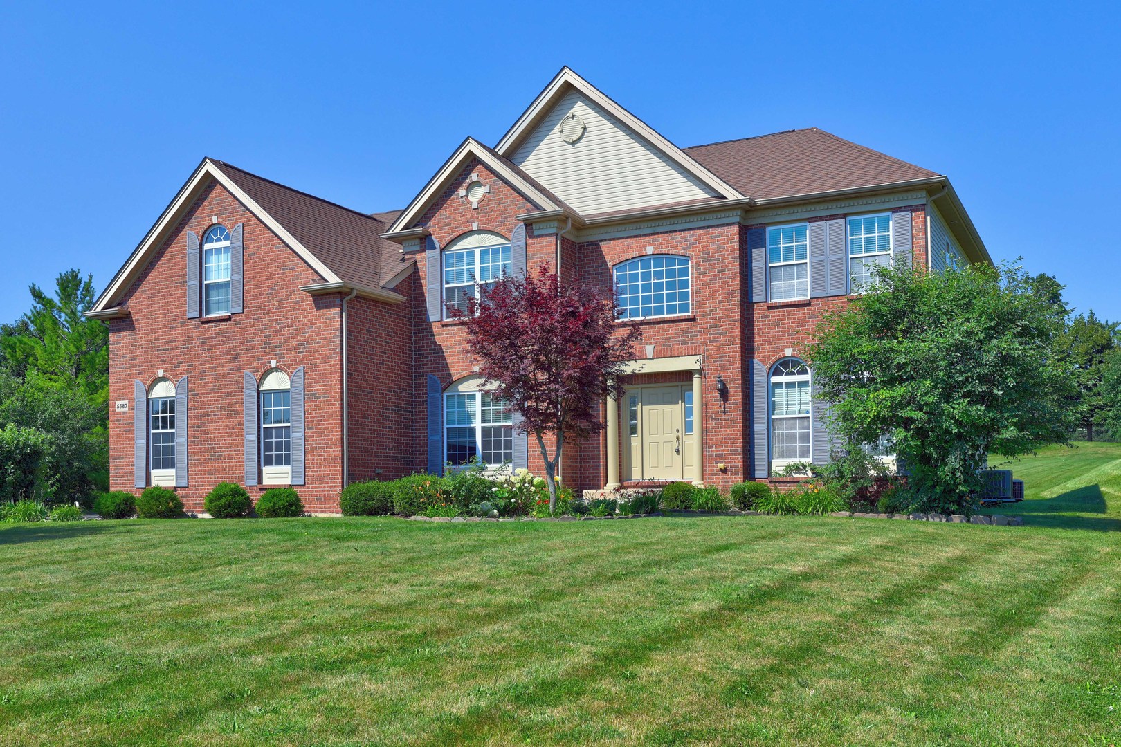2nd image of 5587 Notting Hill Rd, Gurnee, IL 60031 | MLS# 12700182