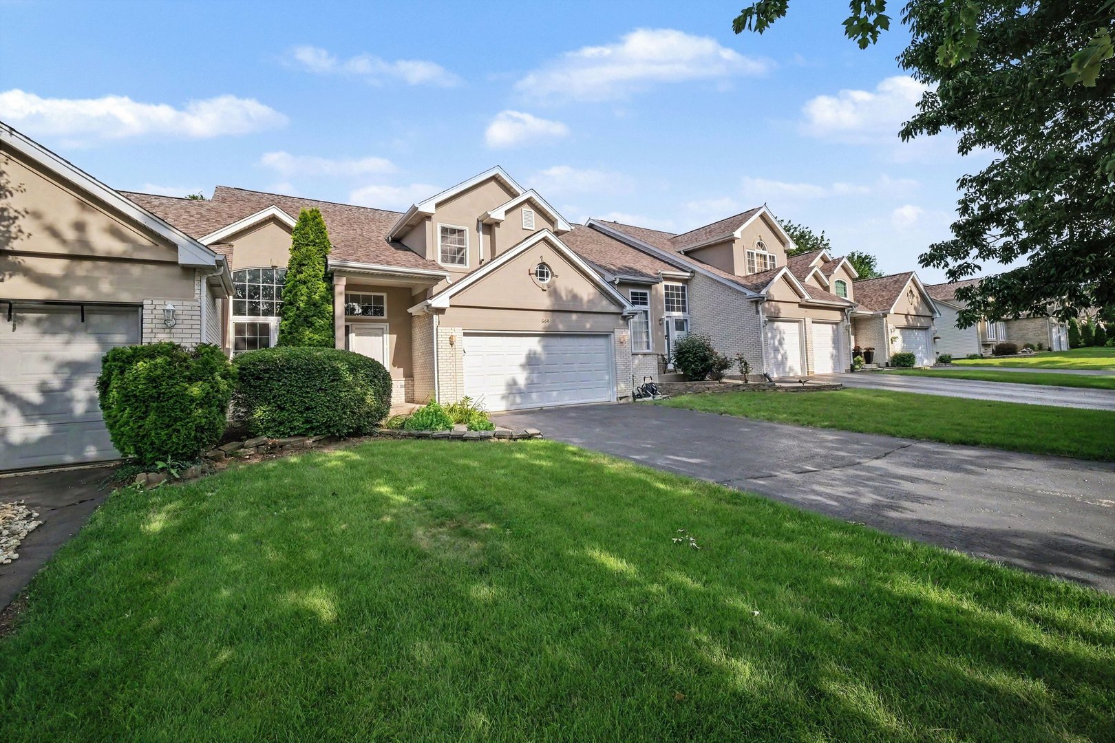 Homes for sale in Romeoville, IL | 664 Aspen Dr, Romeoville, IL 60446 | MLS# 12700228