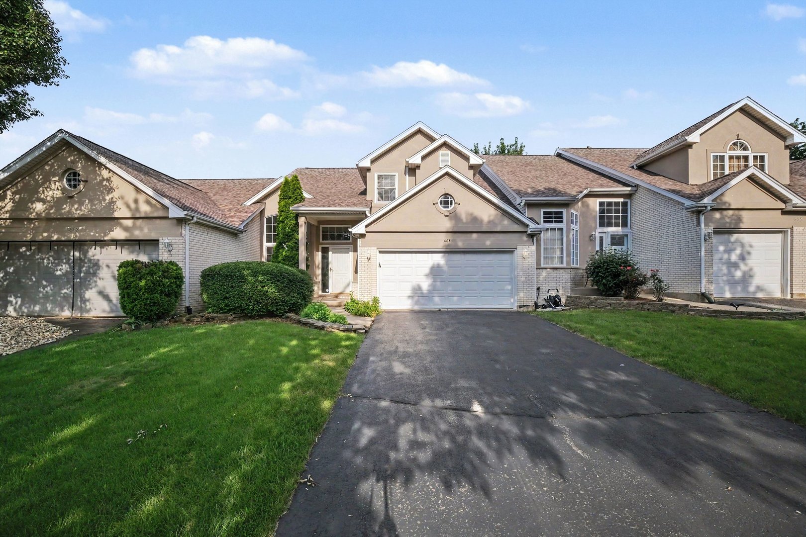 Homes for sale in Romeoville, IL | 664 Aspen Dr, Romeoville, IL 60446 | MLS# 12700228