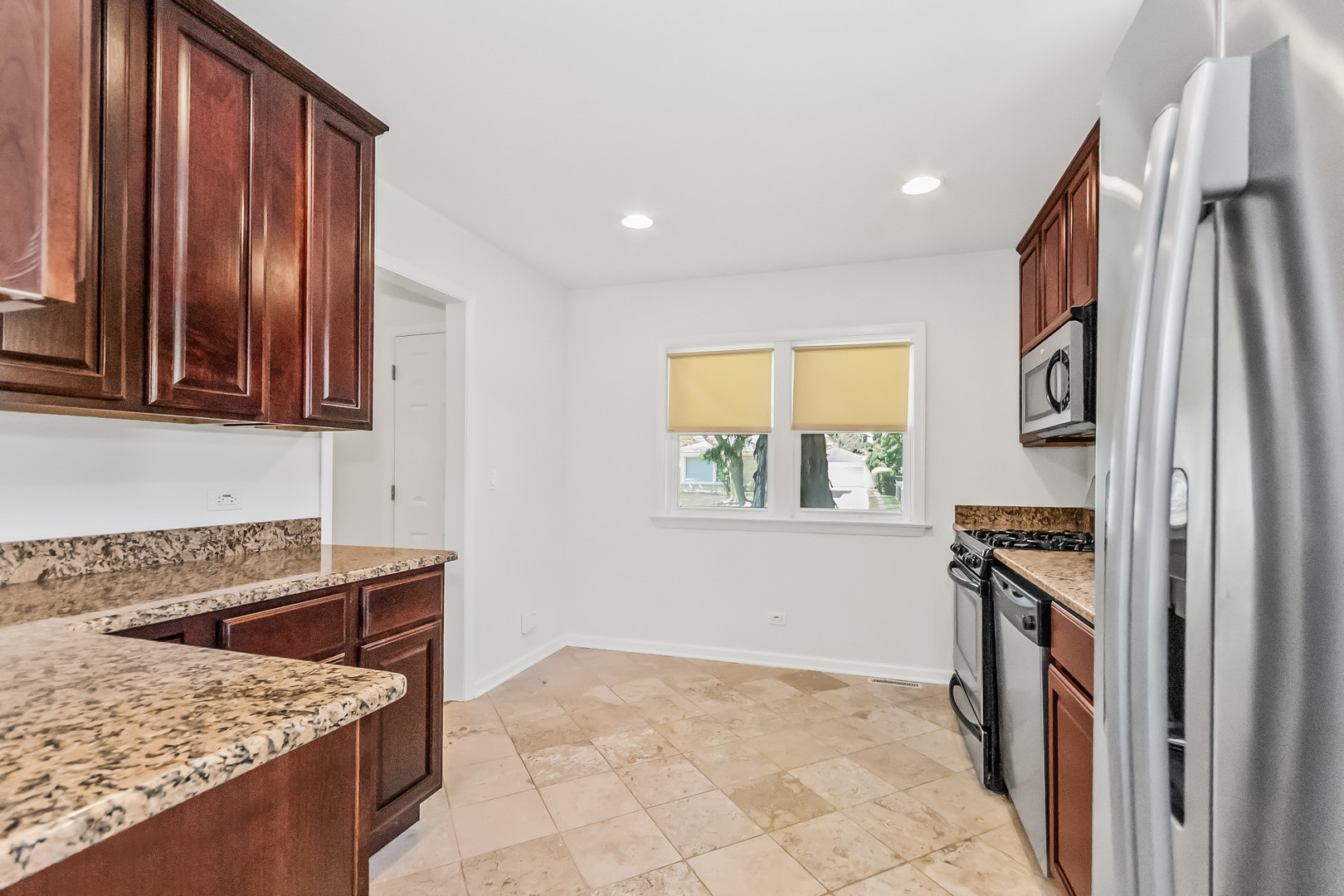 4th image of 232 Thelin Ct, Wilmette, IL 60091 | MLS# 12700234