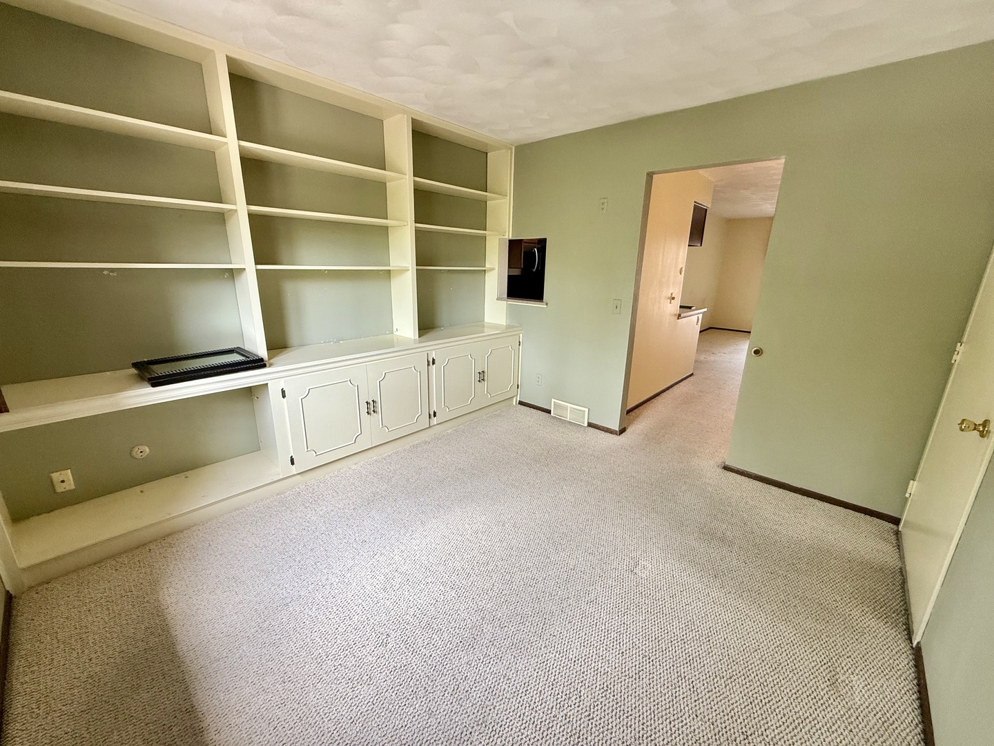 4th image of 3109 4Th St #0, Moline, IL 61265 | MLS# 12700278