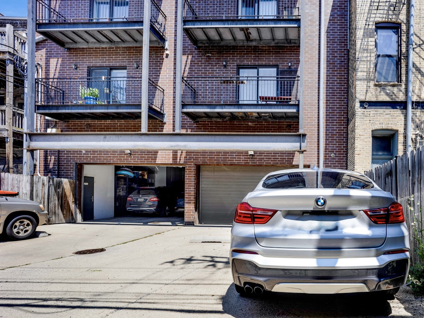 2nd image of 409 W N Ave, Chicago, IL 60610