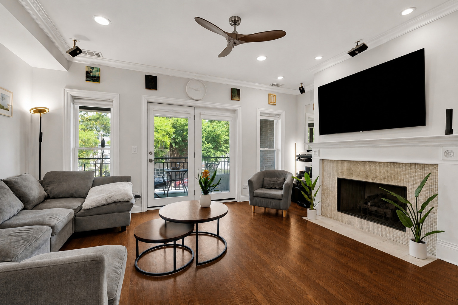 2nd image of 409 W North Ave #2E, Chicago, IL 60610 | MLS# 12700297