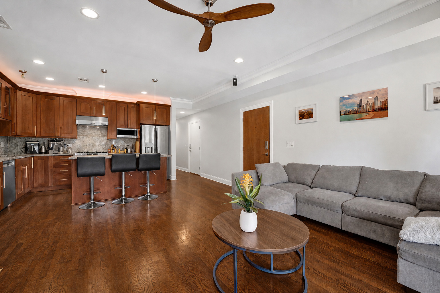 4th image of 409 W N Ave, Chicago, IL 60610