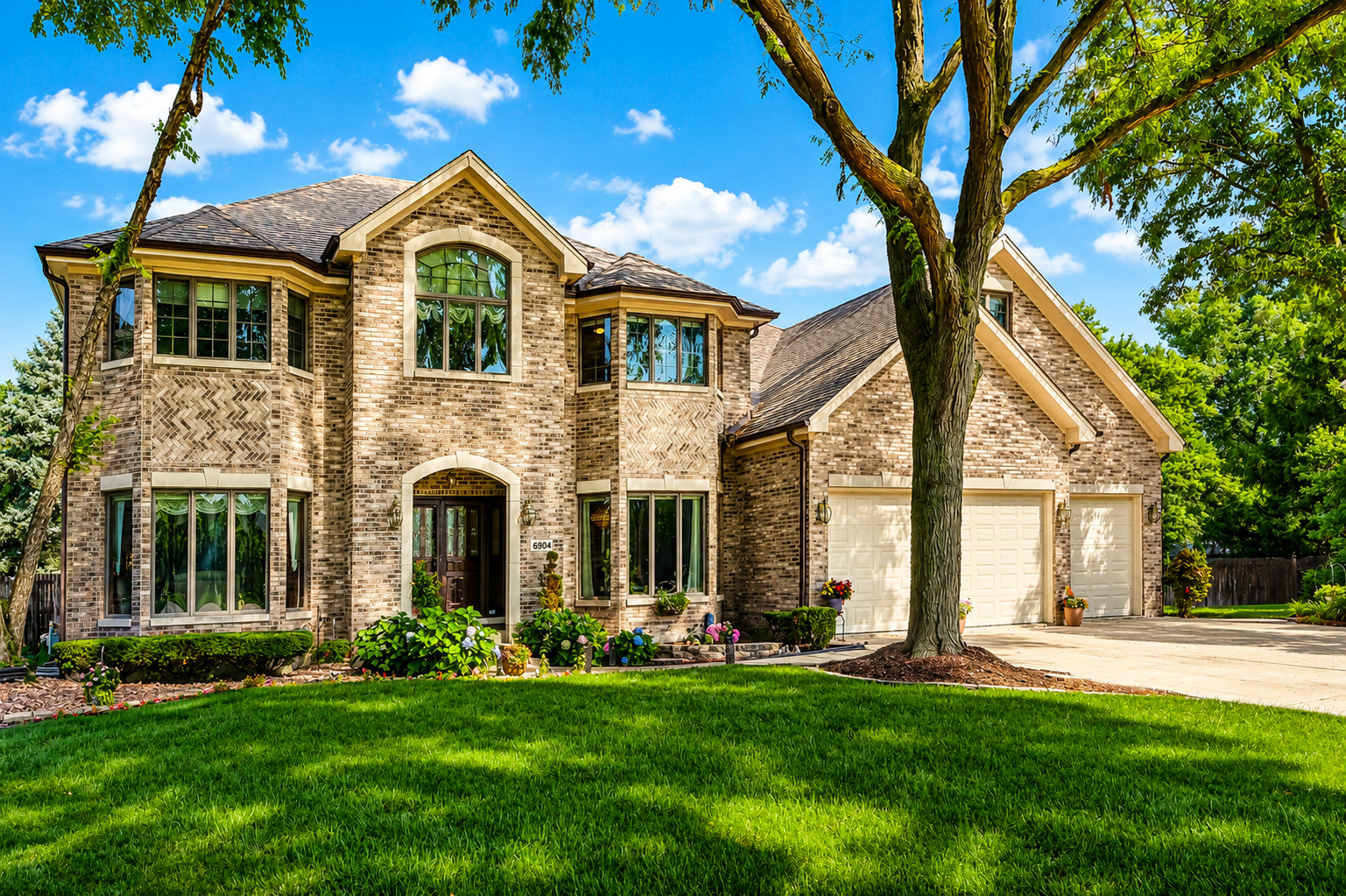 1st image of 6904 Irish Ct, Darien, IL 60561 | MLS# 12700370