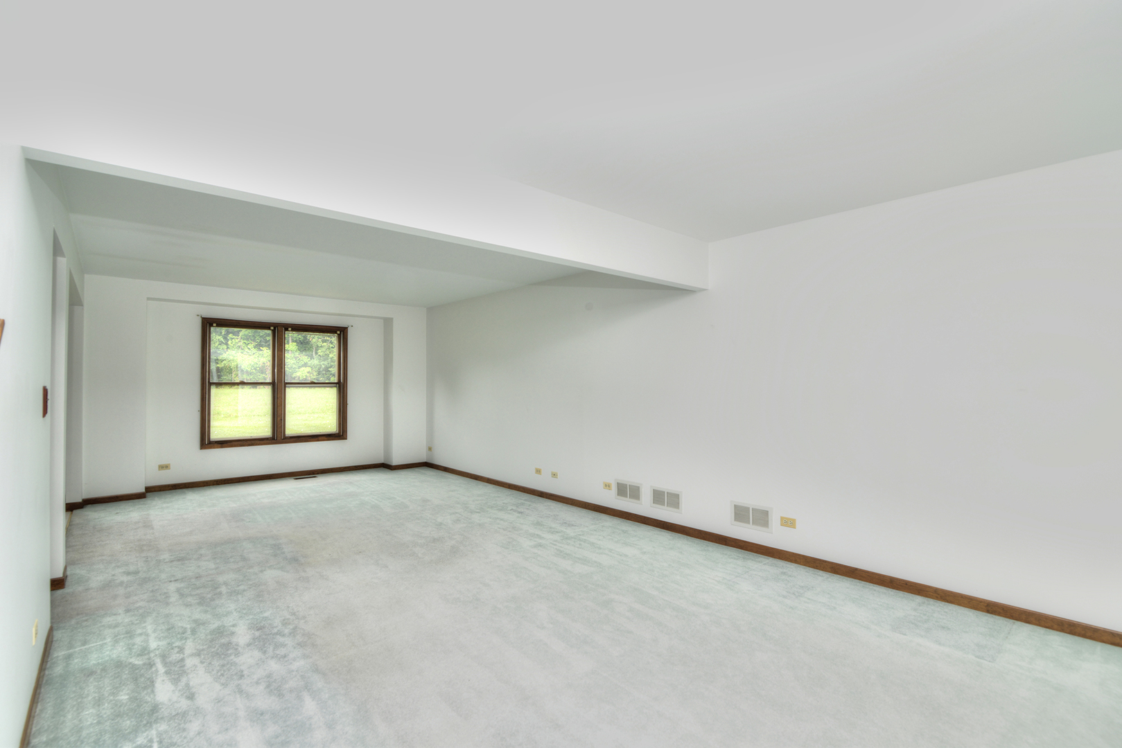 5th image of 650 Lavina Ct, Bolingbrook, IL 60440 | MLS# 12700473