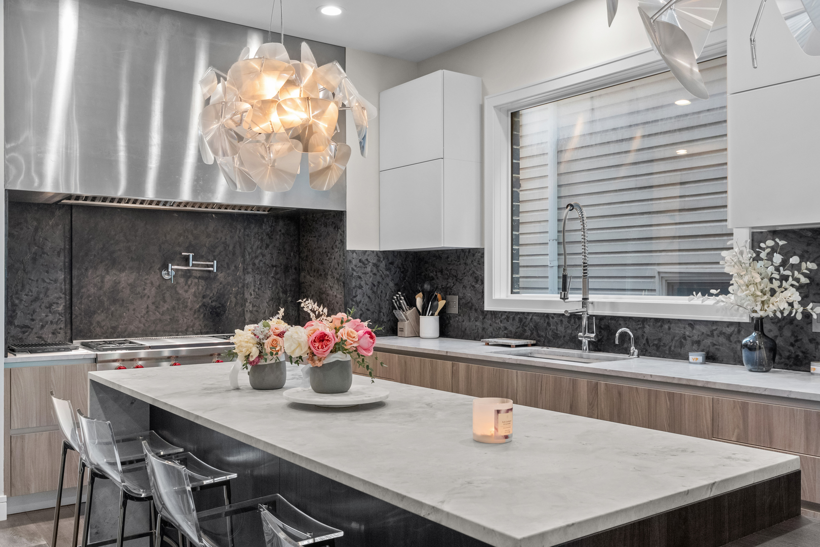 Homes for sale in Chicago, IL | 1620 W Pierce Ave, Chicago, IL 60622 | MLS# 12700481