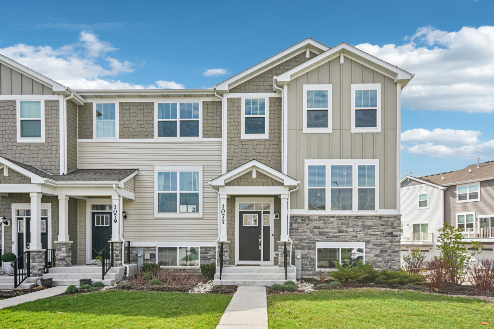 1st image of 1077 Moraine Dr, South Elgin, IL 60177 | MLS# 12700634