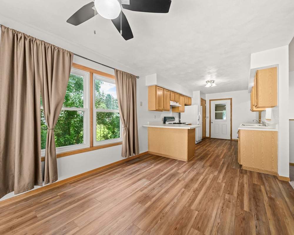 5th image of 510 W Hitt St, Mount Morris, IL 61054 | MLS# 12700705