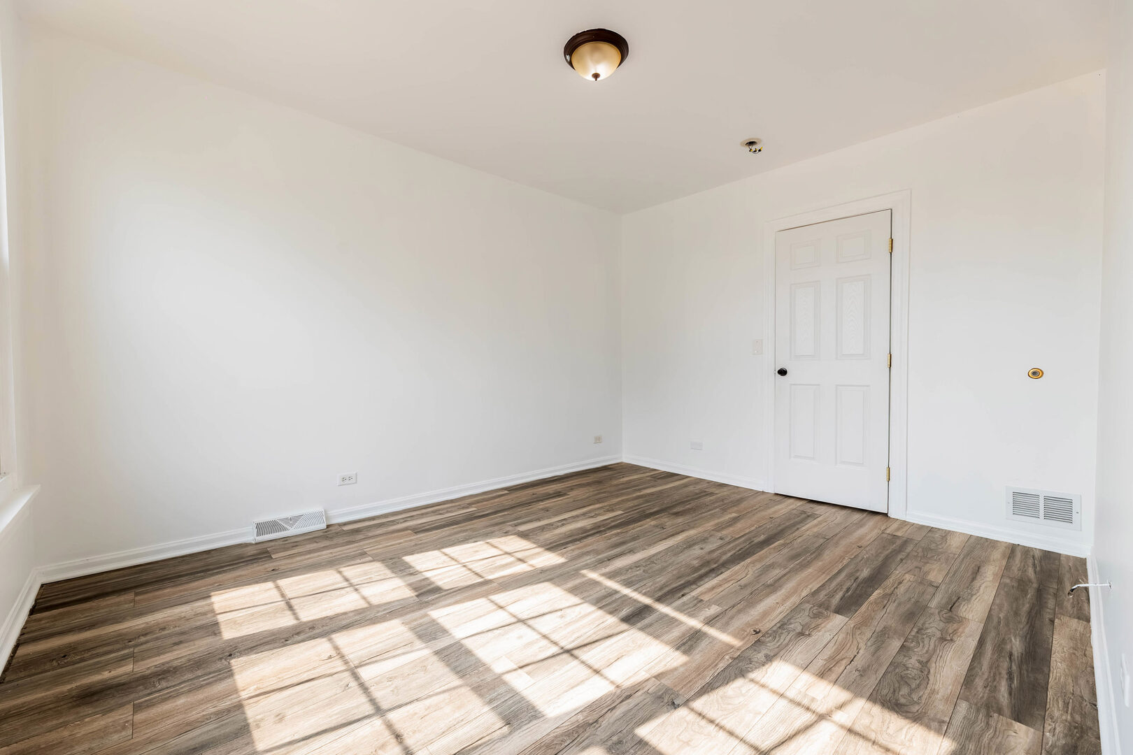 3rd image of 12758 Wood St, Blue Island, IL 60406 | MLS# 12700749