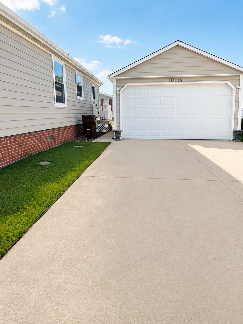 2nd image of 10914 W Kemper Ln, Frankfort, IL 60423 | MLS# 12700757