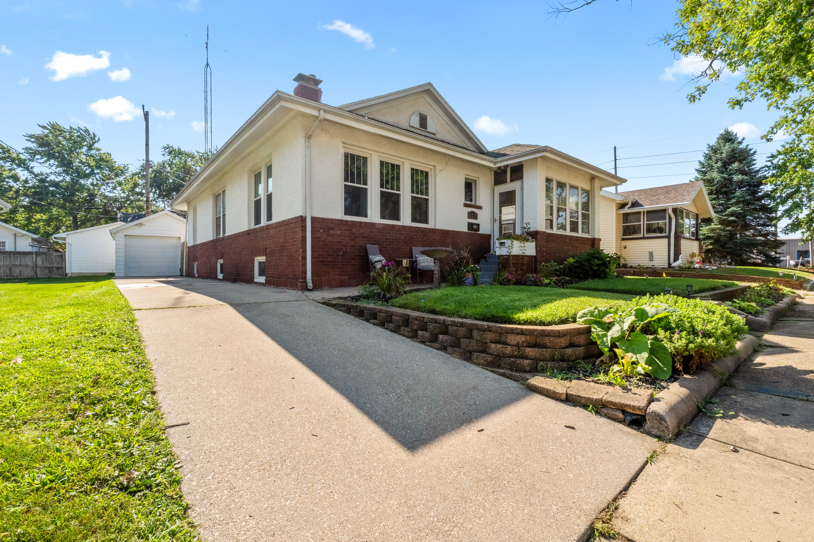 3rd image of 18 Berenz Pl, Bloomington, IL 61701 | MLS# 12700964