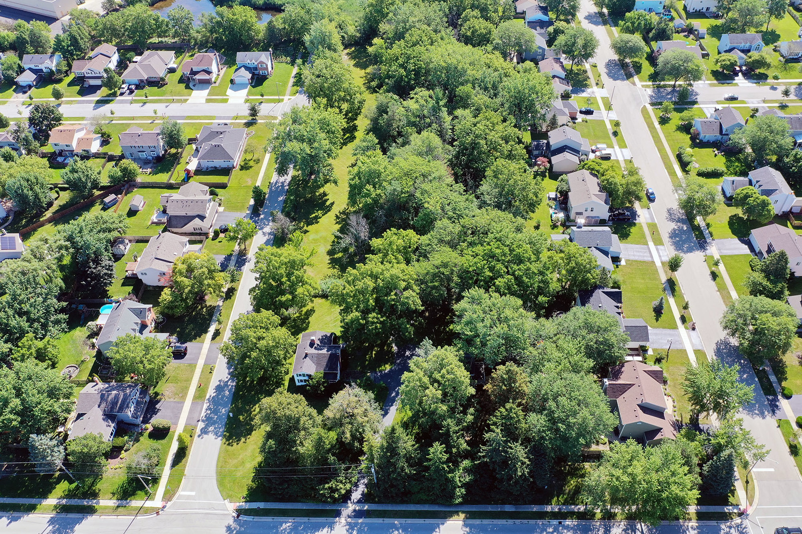 4th image of 21763 N Deerpath Rd, Lake Zurich, IL 60047 | MLS# 12701150