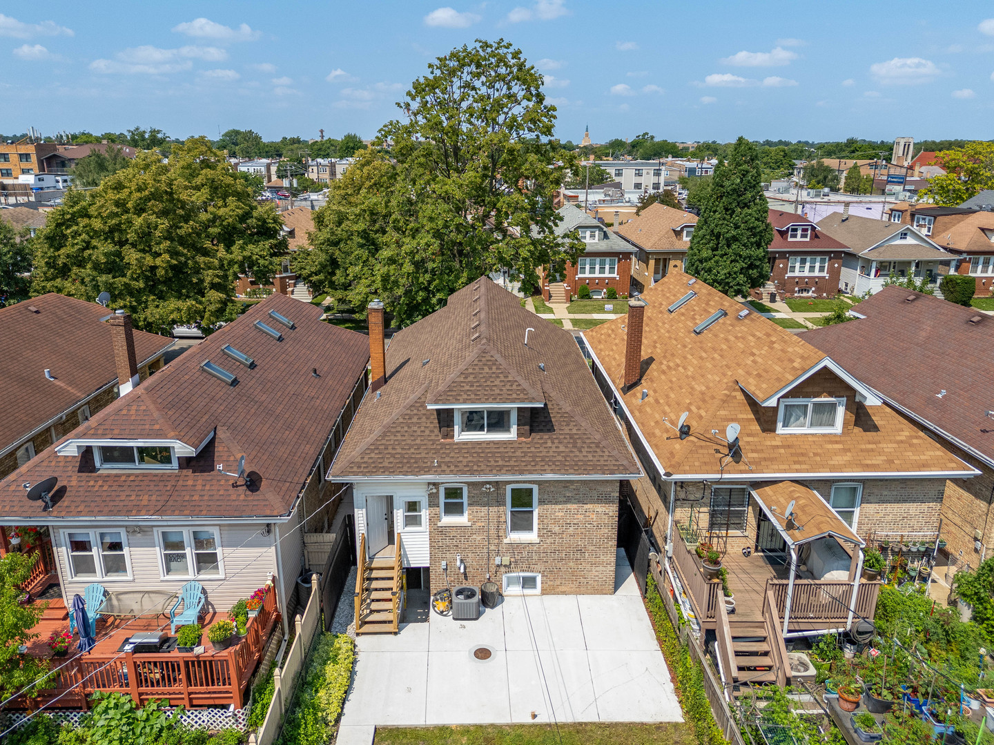 22nd image of 3035 N Luna Ave, Chicago, IL 60641 | MLS# 12701175