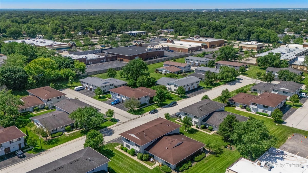 Homes for sale in Schaumburg, IL | 121 Millbrook Lane, Schaumburg, IL 60193 | Houzeo