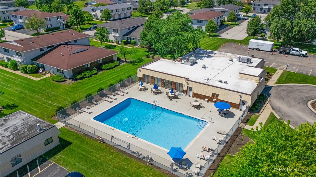 Homes for sale in Schaumburg, IL | 121 Millbrook Ln, Schaumburg, IL 60193