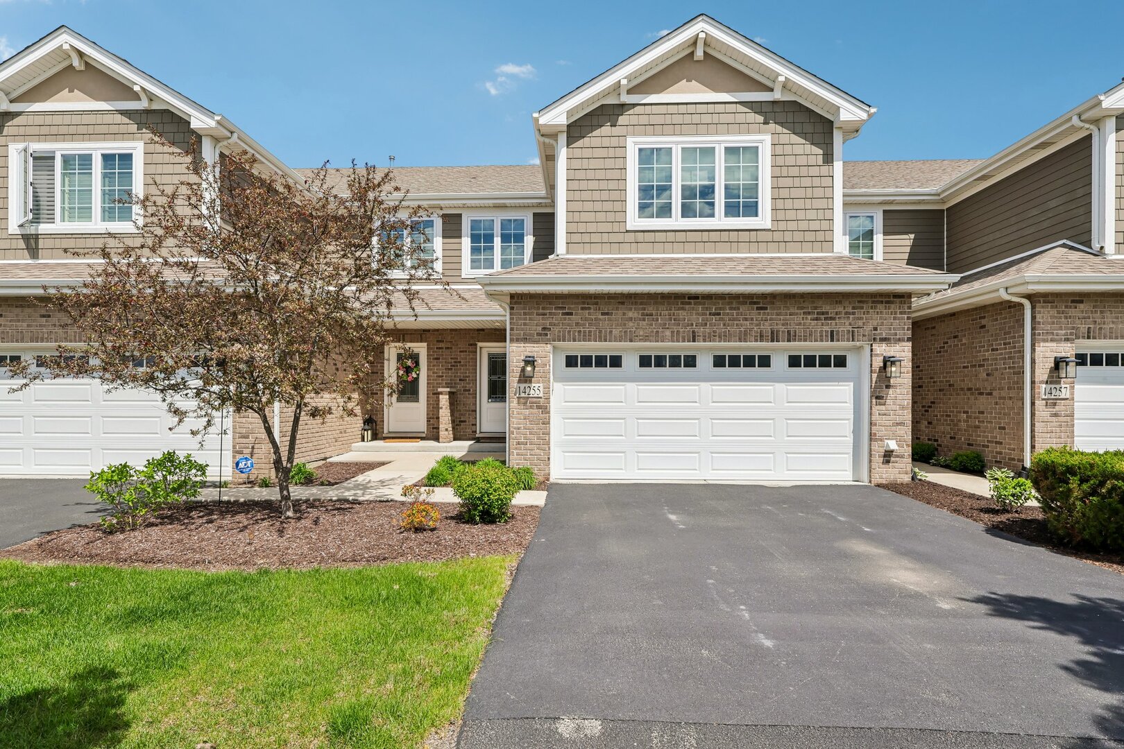 Homes for sale in Lemont, IL | 14255 Lacey Dr, Lemont, IL 60439 | MLS# 12701232