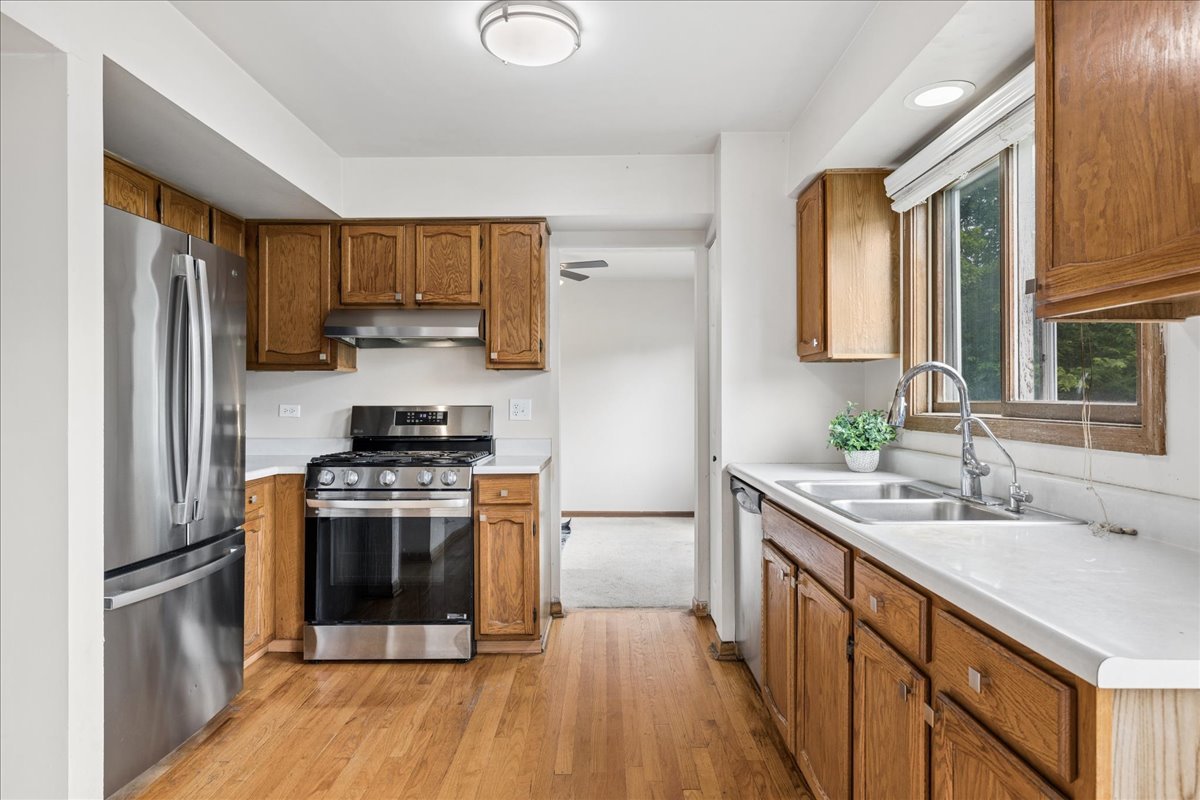 Homes for sale in Crystal Lake, IL | 1436 Bridgedale Rd, Crystal Lake, IL 60014 | MLS# 12701242