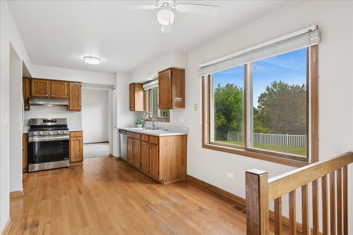 Homes for sale in Crystal Lake, IL | 1436 Bridgedale Rd, Crystal Lake, IL 60014 | MLS# 12701242