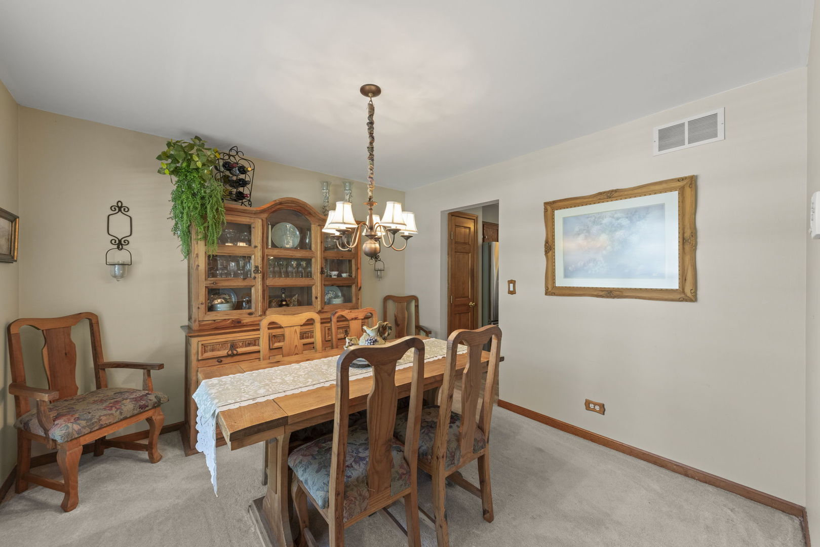 5th image of 571 Lakeview Dr, Oswego, IL 60543 | MLS# 12701244