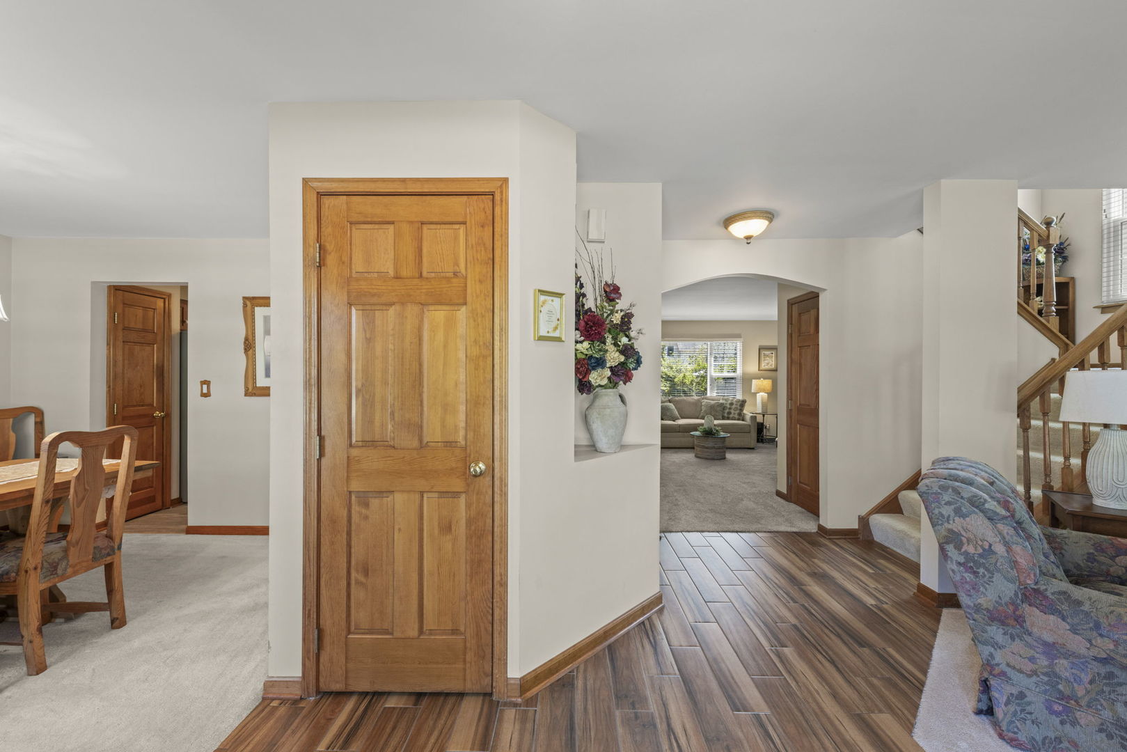 3rd image of 571 Lakeview Dr, Oswego, IL 60543 | MLS# 12701244