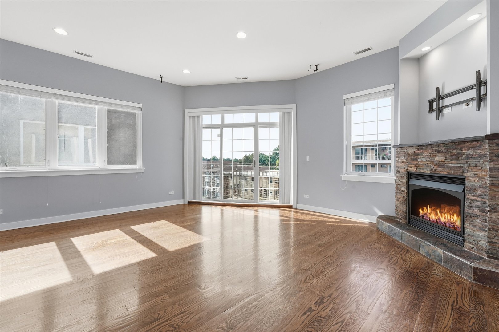 2nd image of 7934 W Grand Ave #4E, Elmwood Park, IL 60707 | MLS# 12701379