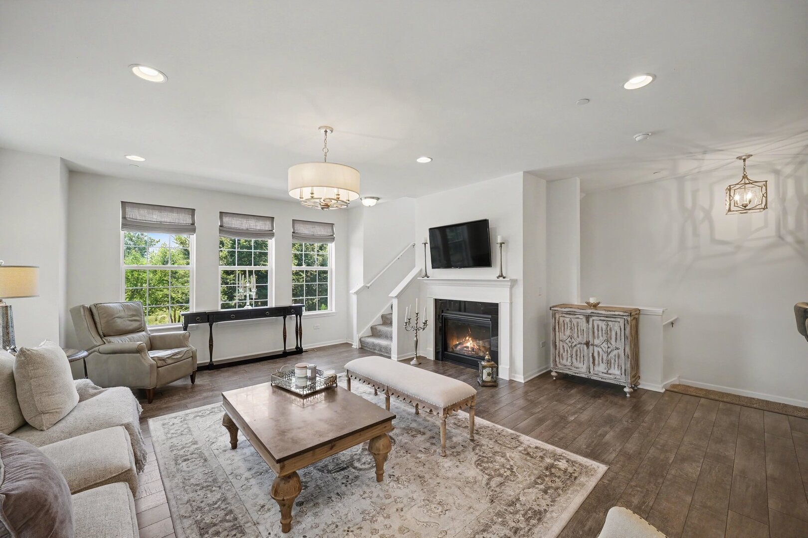 5th image of 2492 Huntleigh Ln, Woodridge, IL 60517 | MLS# 12701450