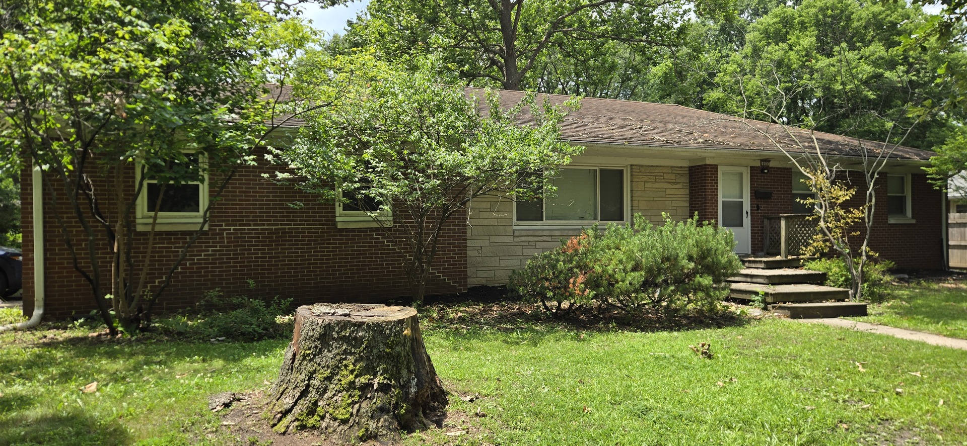 4th image of 405 E Mumford Dr, Urbana, IL 61801 | MLS# 12701530