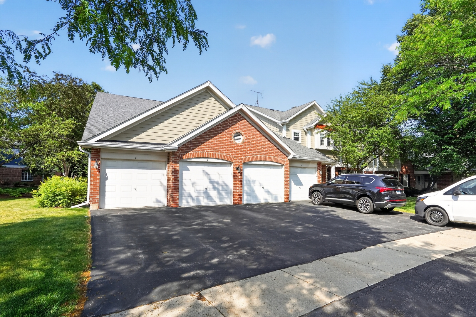 Homes for sale in Schaumburg, IL | 2434 Charleston Dr #3, Schaumburg, IL 60193 | MLS# 12701566