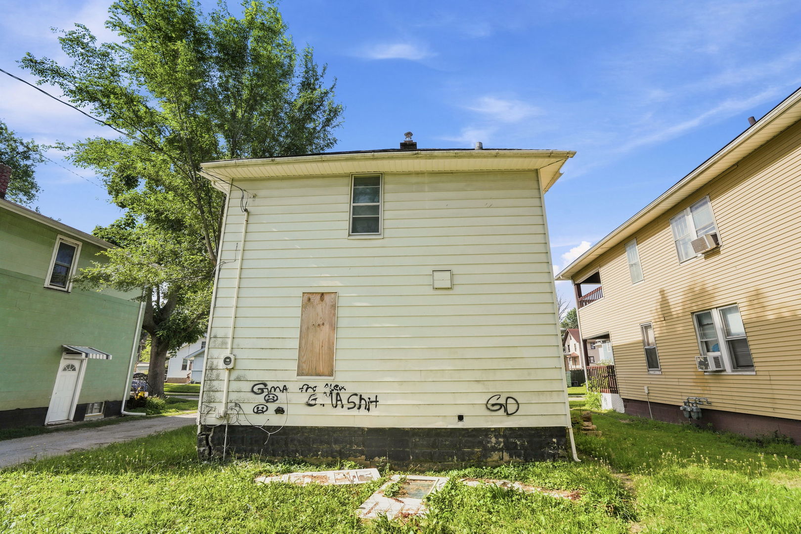 Homes for sale in Rock Island, IL | 1121 15th Ave, Rock Island, IL 61201 | MLS# 12701579