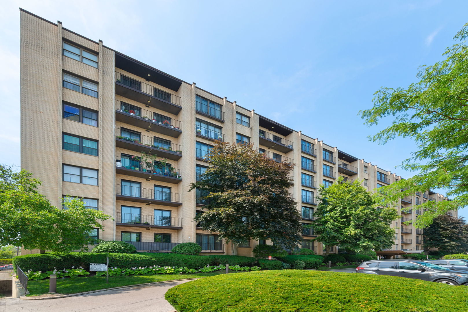 2nd image of 4601 W Touhy Ave #408, Lincolnwood, IL 60712 | MLS# 12701717