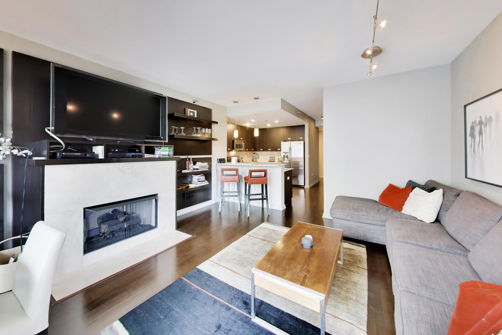 3rd image of 160 E Illinois St, Chicago, IL 60611