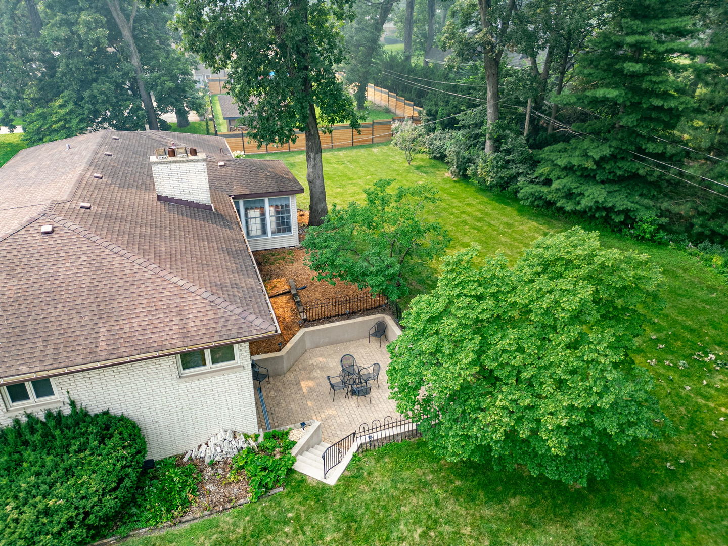 3rd image of 304 E Irving Park Rd, Roselle, IL 60172 | MLS# 12701776