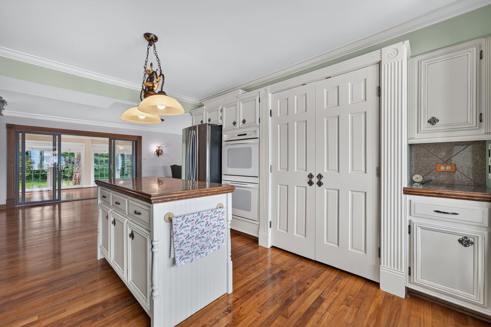 5th image of 304 E Irving Park Rd, Roselle, IL 60172 | MLS# 12701776