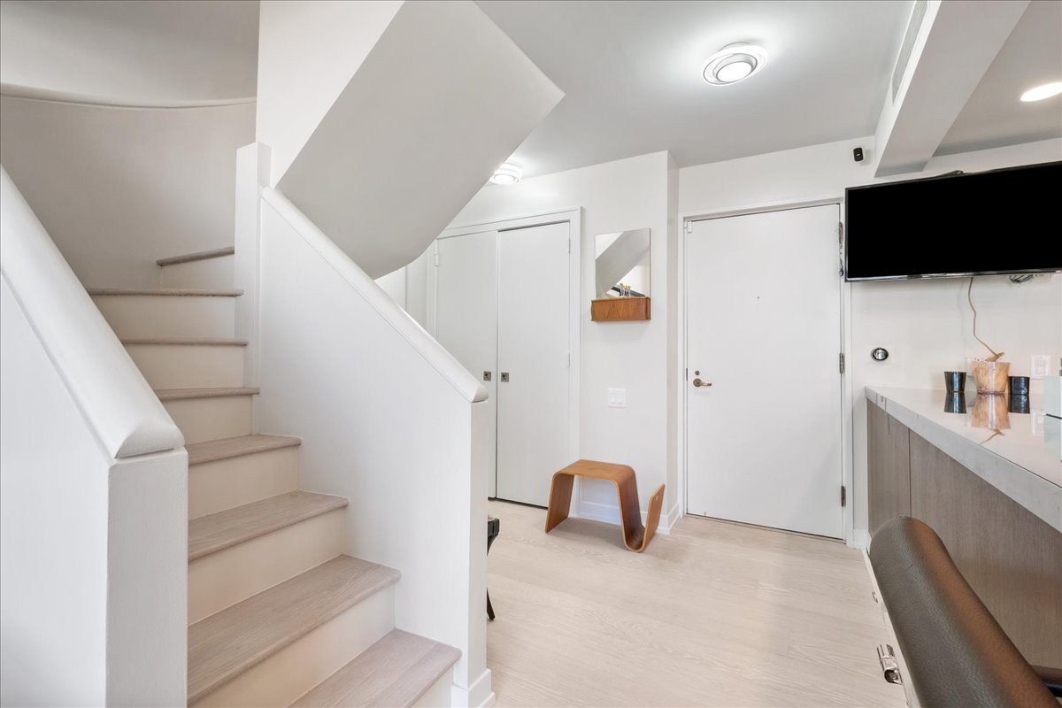 3rd image of 161 E Chicago Ave #24-02, Chicago, IL 60611 | MLS# 12701889