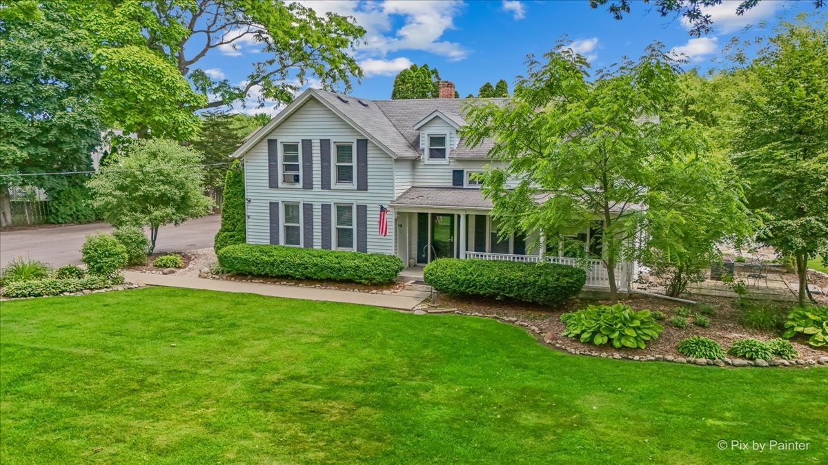 Homes for sale in Crystal Lake, IL | 5016 N Oak St, Crystal Lake, IL 60012 | MLS# 12701893