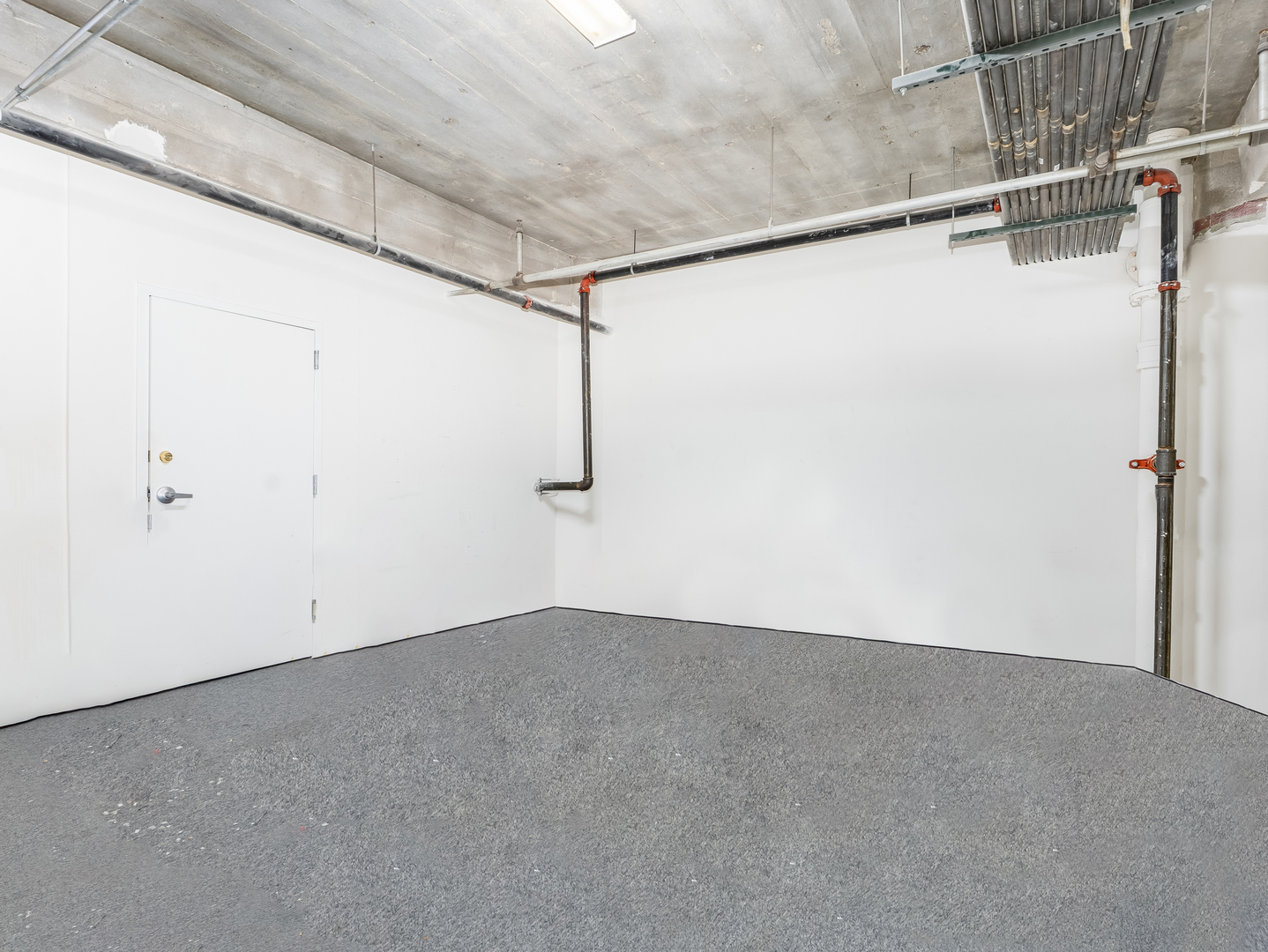 2nd image of 165 N Canal St, Chicago, IL 60606