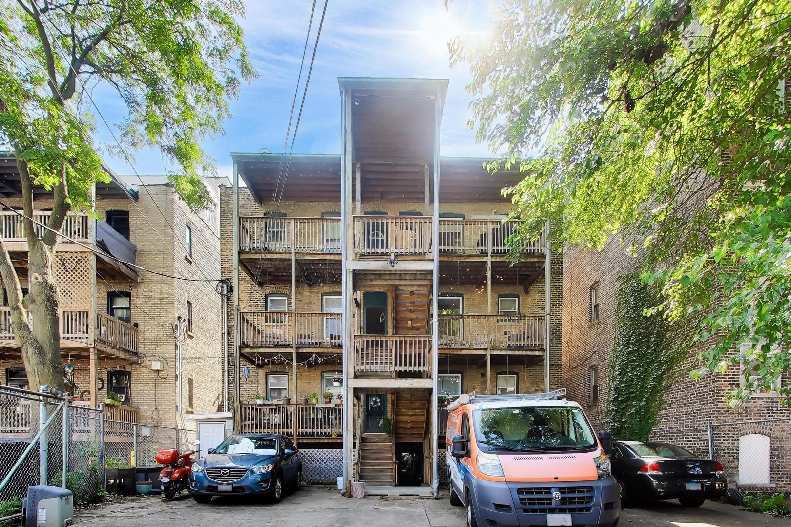 2nd image of 6160 N Winthrop Ave, Chicago, IL 60660