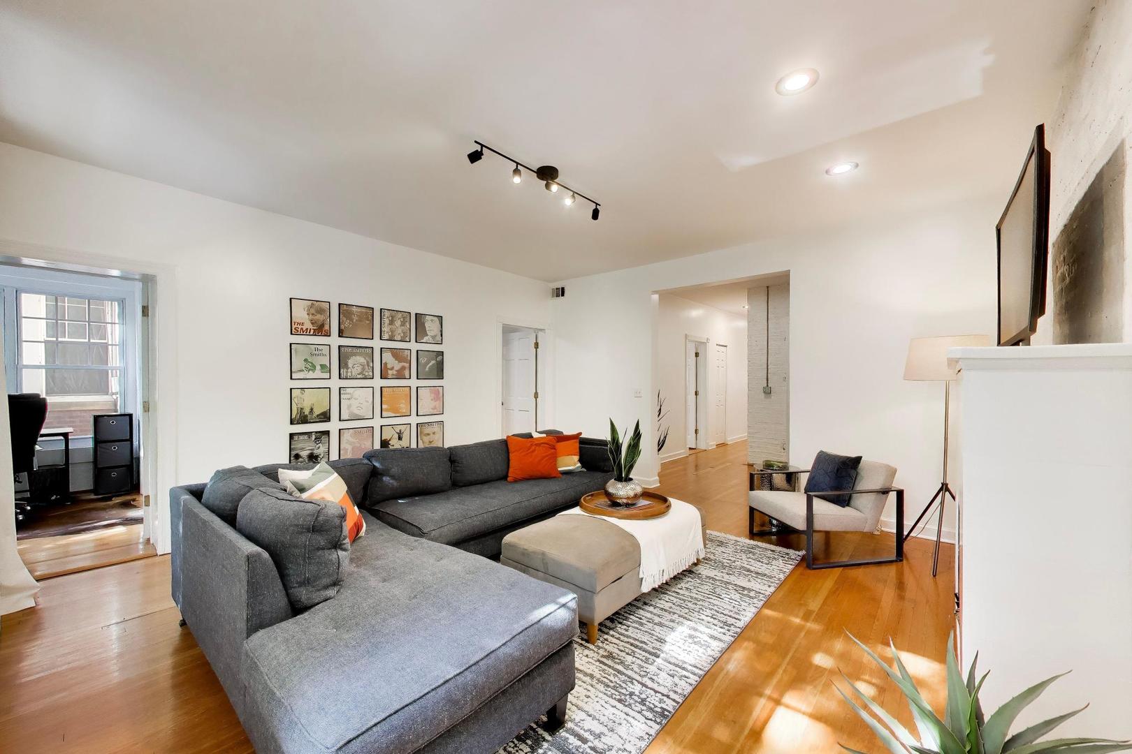 5th image of 6160 N Winthrop Ave, Chicago, IL 60660