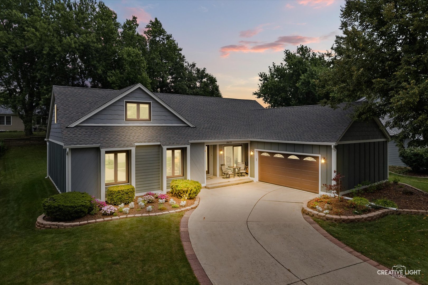2nd image of 8409 Mending Wall Dr, Woodridge, IL 60517 | MLS# 12702044