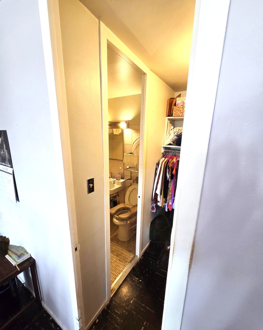 2nd image of 1450 E 55Th Pl, Chicago, IL 60637