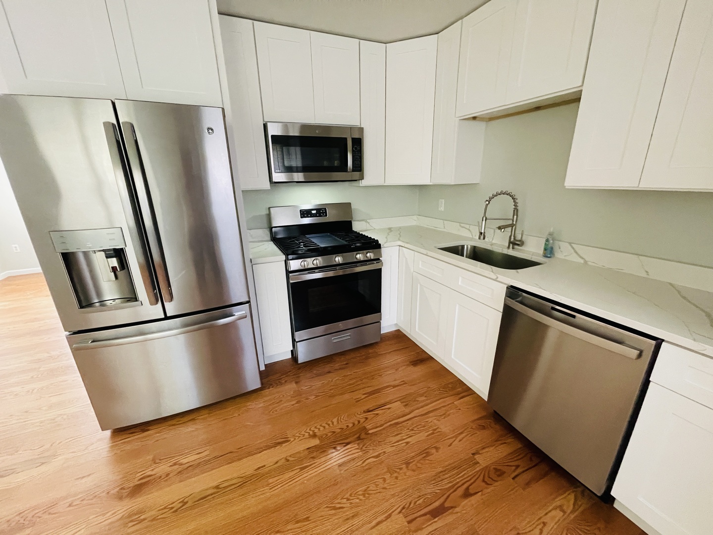 5th image of 808 Sunset Cir, Streamwood, IL 60107 | MLS# 12702173