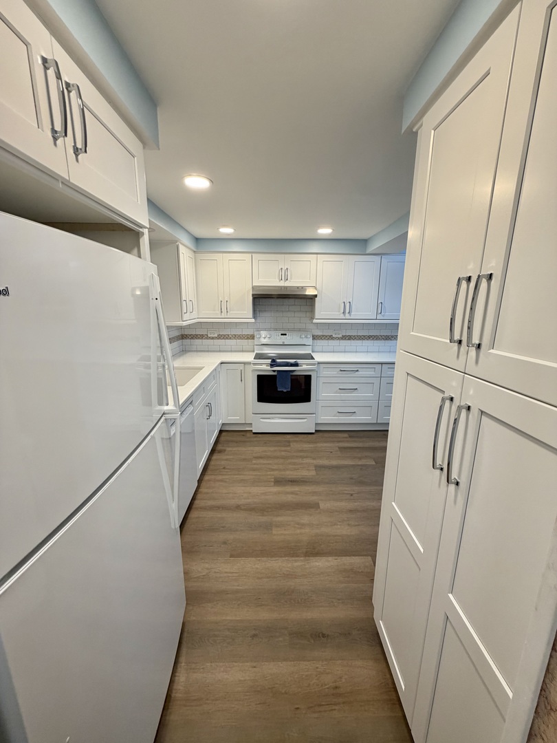 2nd image of 3505 Lakeview Dr #105, Hazel Crest, IL 60429 | MLS# 12702278