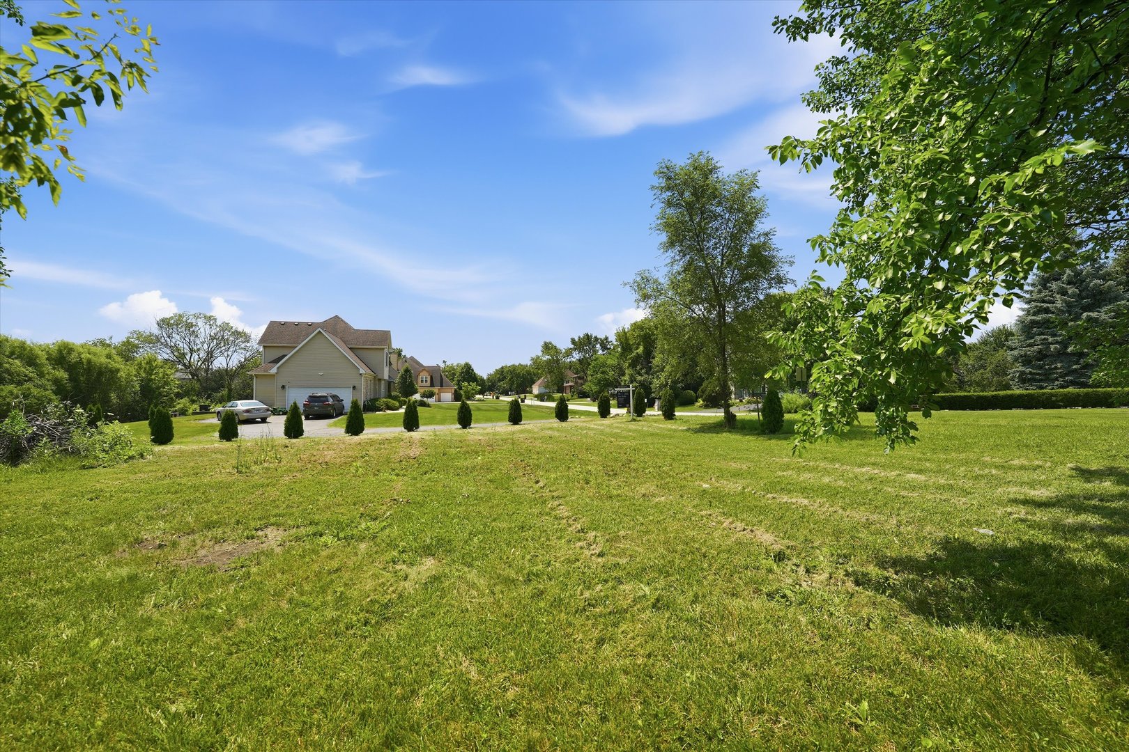 2nd image of 1675 Seward St, Roselle, IL 60172 | MLS# 12702335