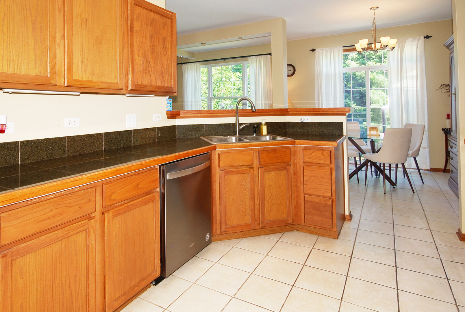 Homes for sale in Vernon Hills, IL | 383 Shadow Creek Dr, Vernon Hills, IL 60061 | MLS# 12702478