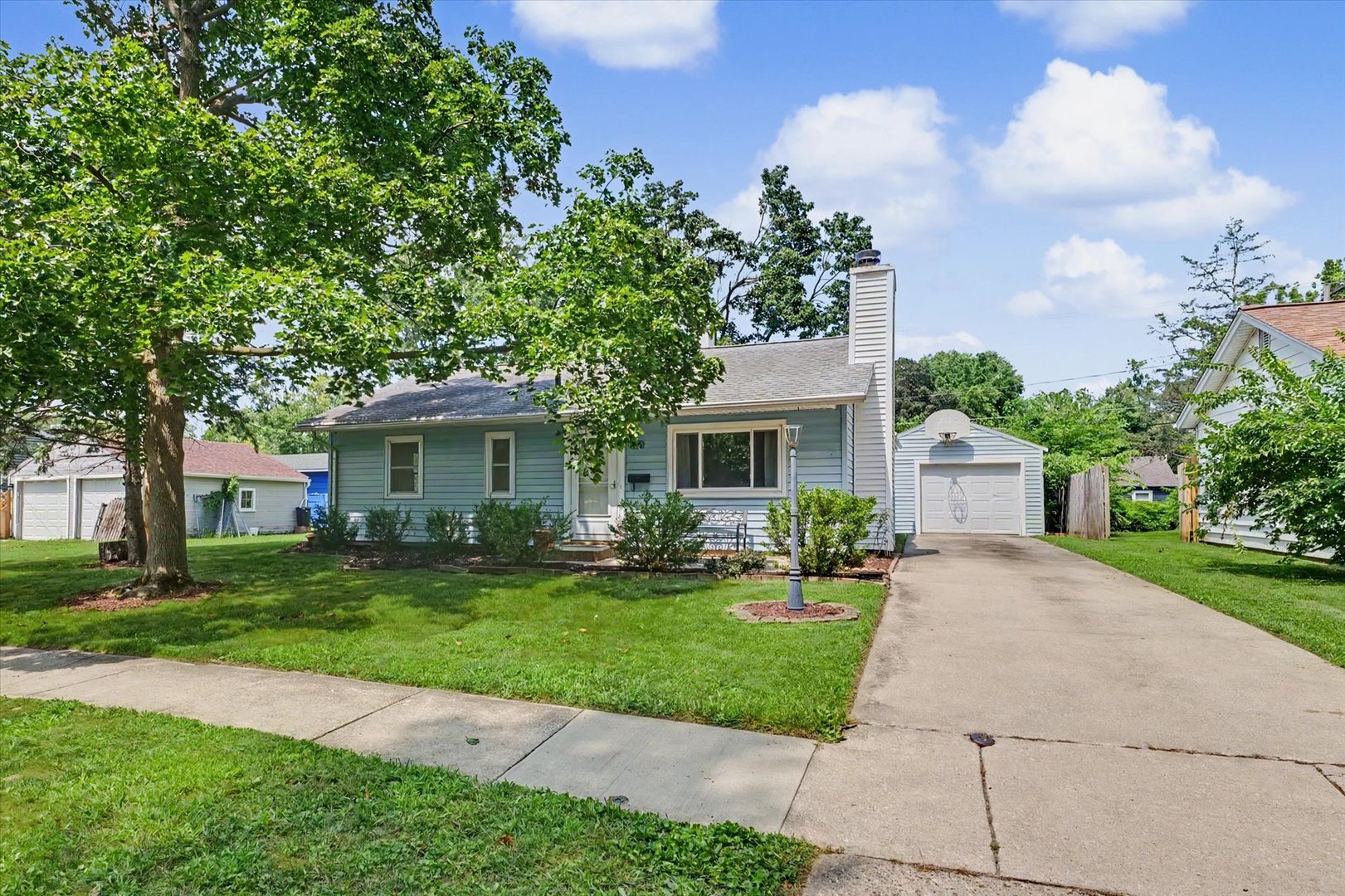 2nd image of 706 E Michigan Ave, Urbana, IL 61801 | MLS# 12702515