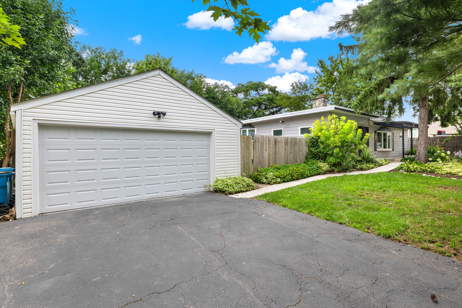 Homes for sale in Elmhurst, IL | 268 N Bonnie Brae Ave, Elmhurst, IL 60126 | MLS# 12702547